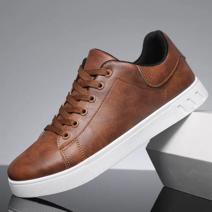 Men's Low Top Lace-Up Trainers