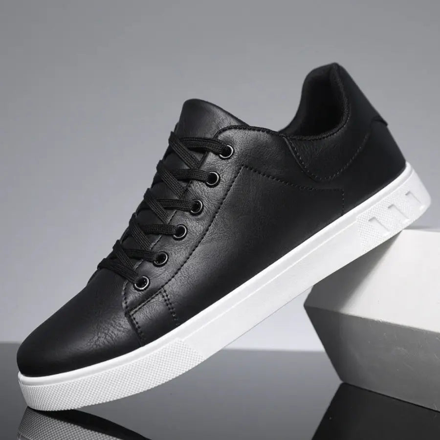 Men's Low Top Lace-Up Trainers