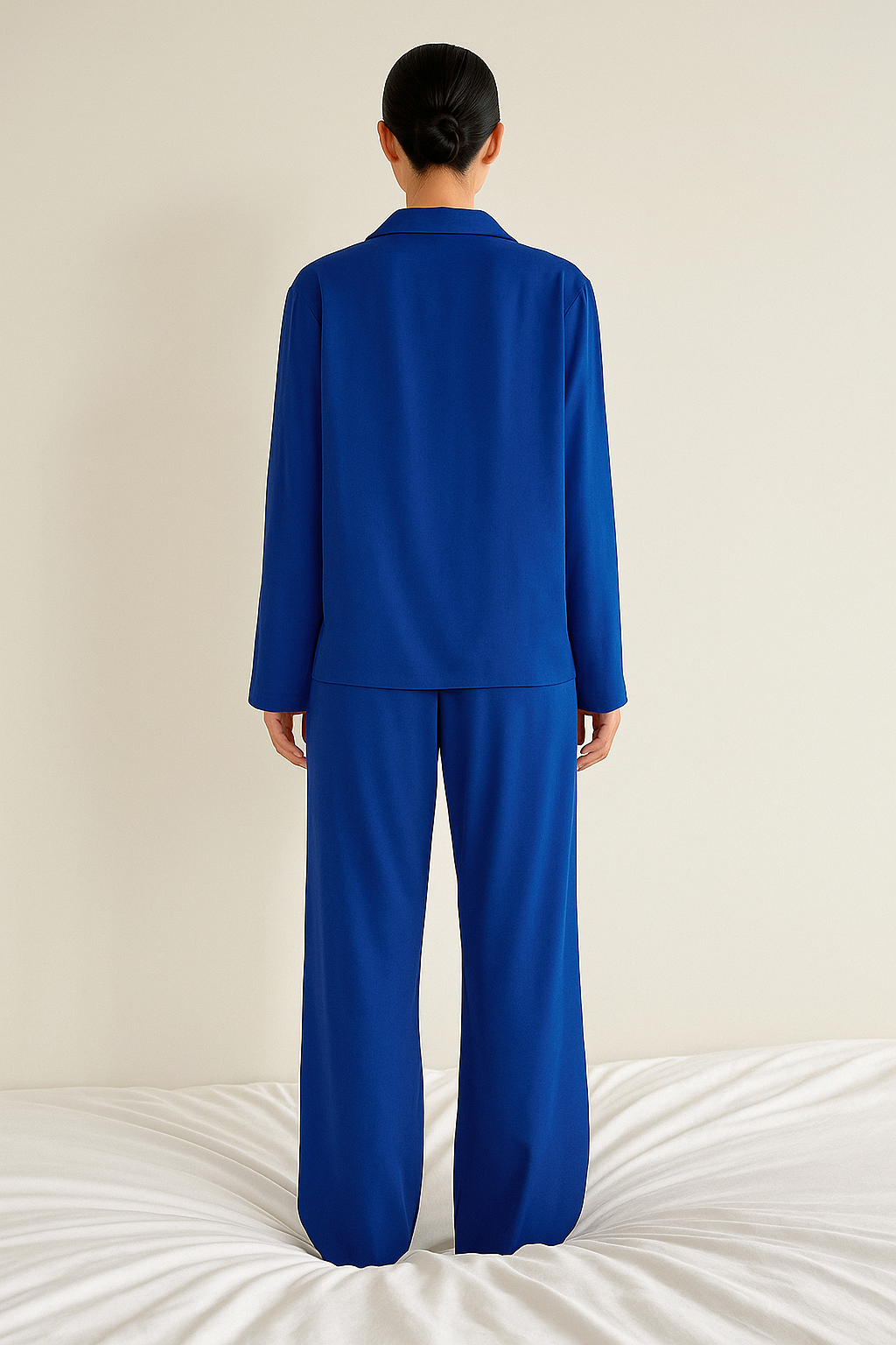 Women's pajamas with wide trousers