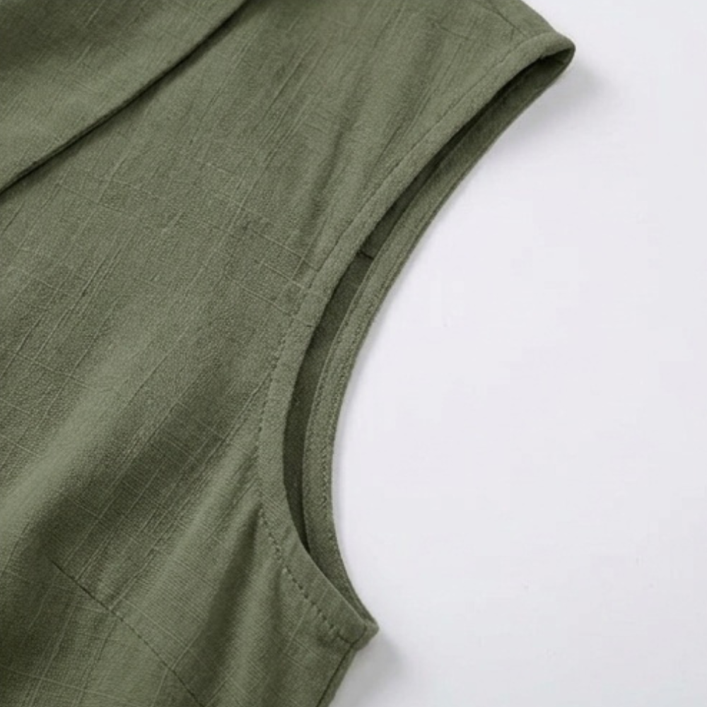 Women's Sleeveless Button Front Blouse