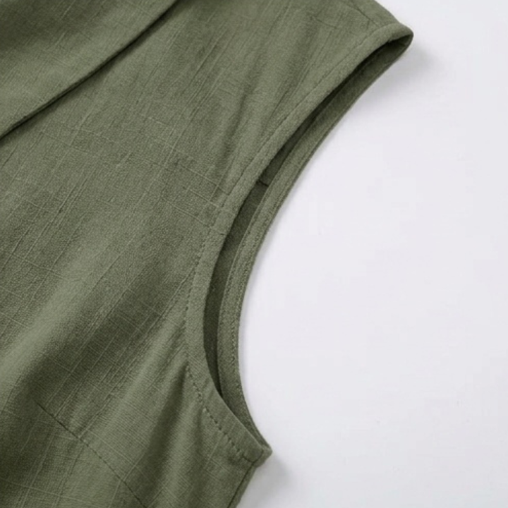 Women's Sleeveless Button Front Blouse