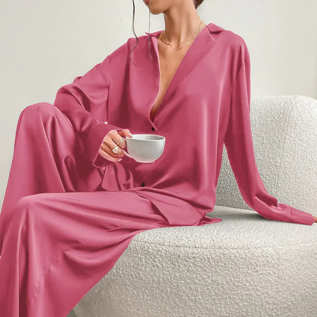 Women's pajamas with wide trousers