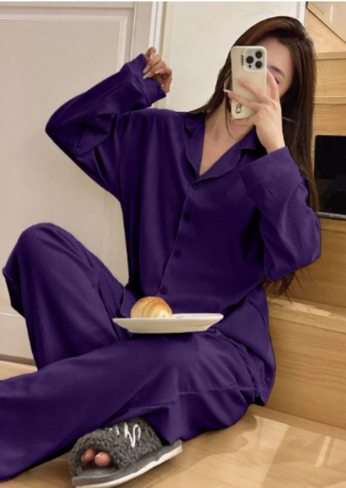 Women's pajamas with wide trousers