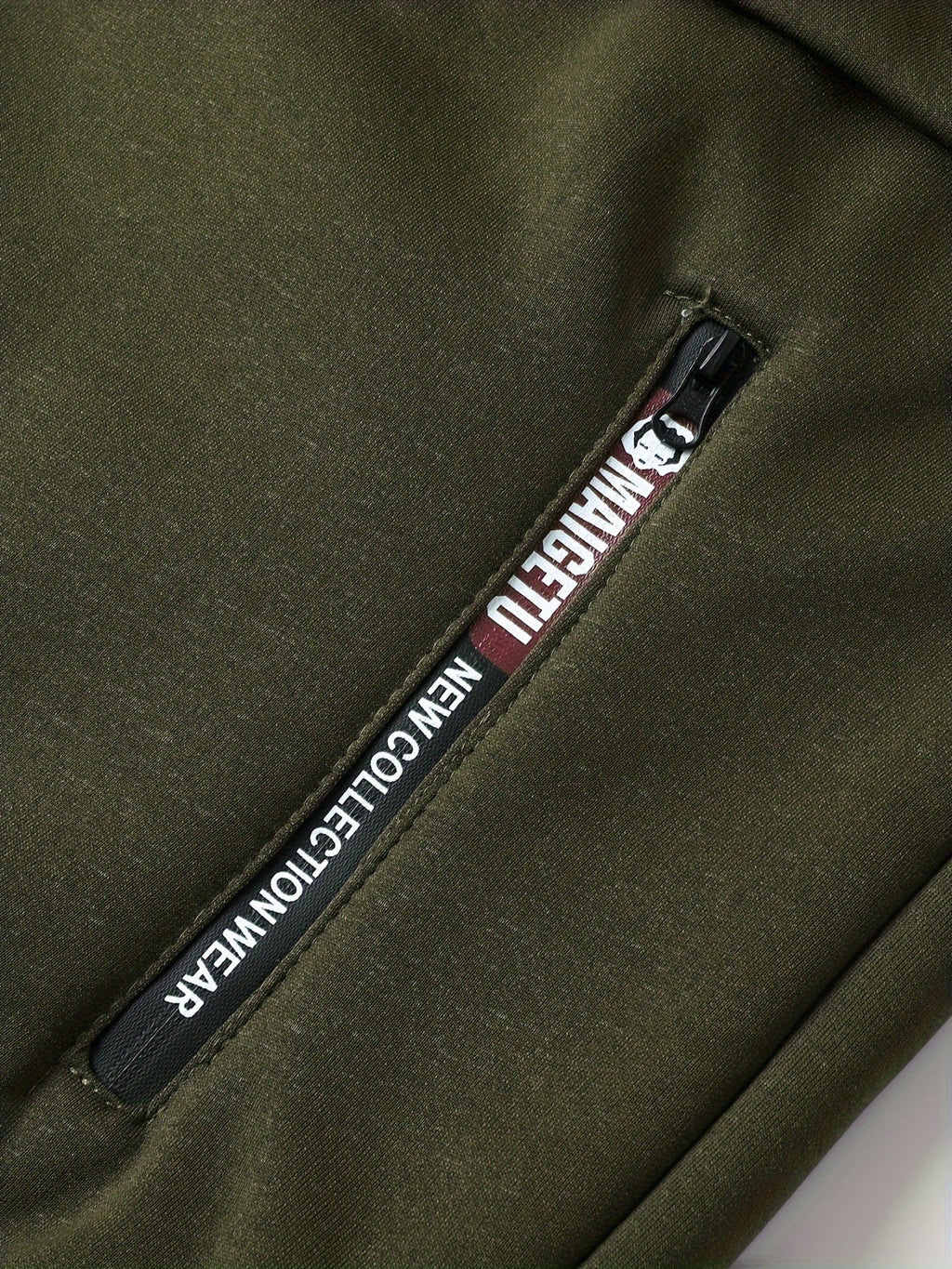 Chaqueta con capucha y cremallera de hombre