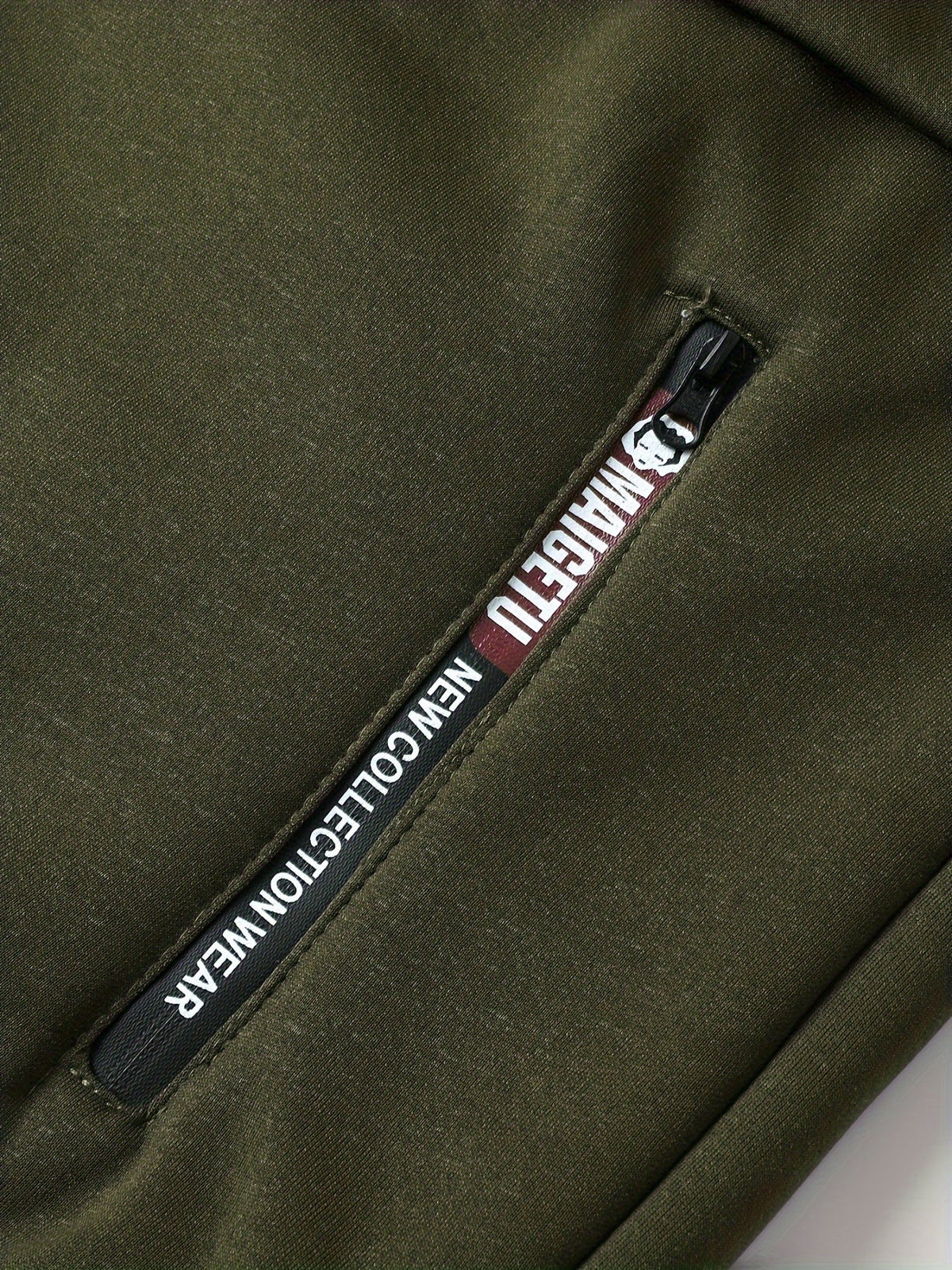 Chaqueta con capucha y cremallera de hombre