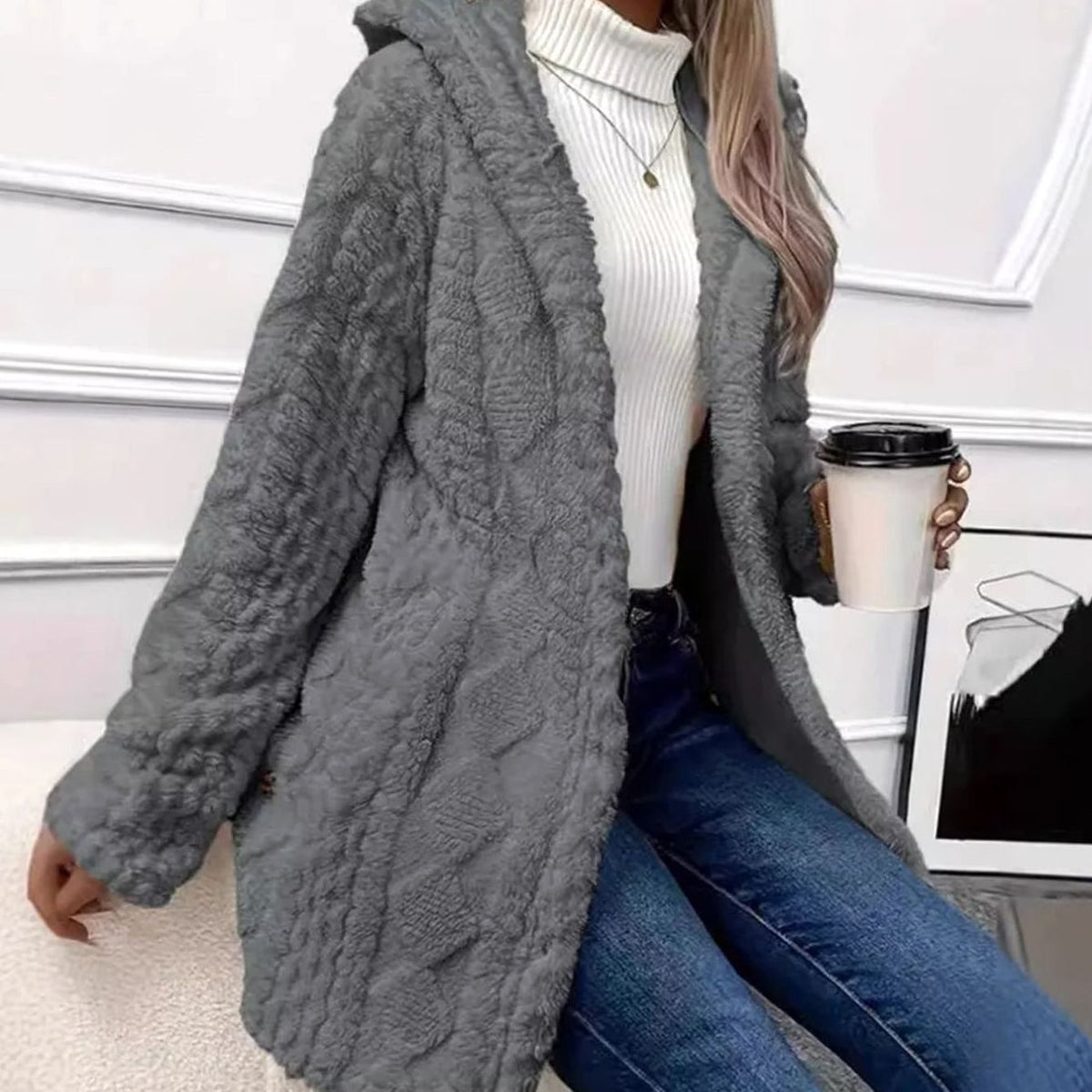 Giacca da donna con cappuccio e tessuto testurizzato da mezza stagione