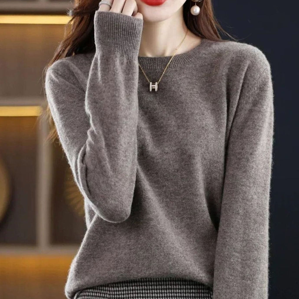 Maglione da donna lavorato a maglia con scollo rotondo