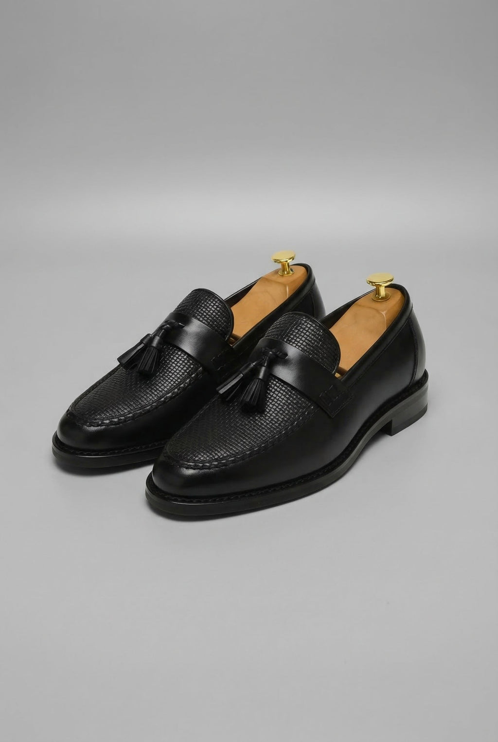 Mocasines tejidos con borlas para hombre