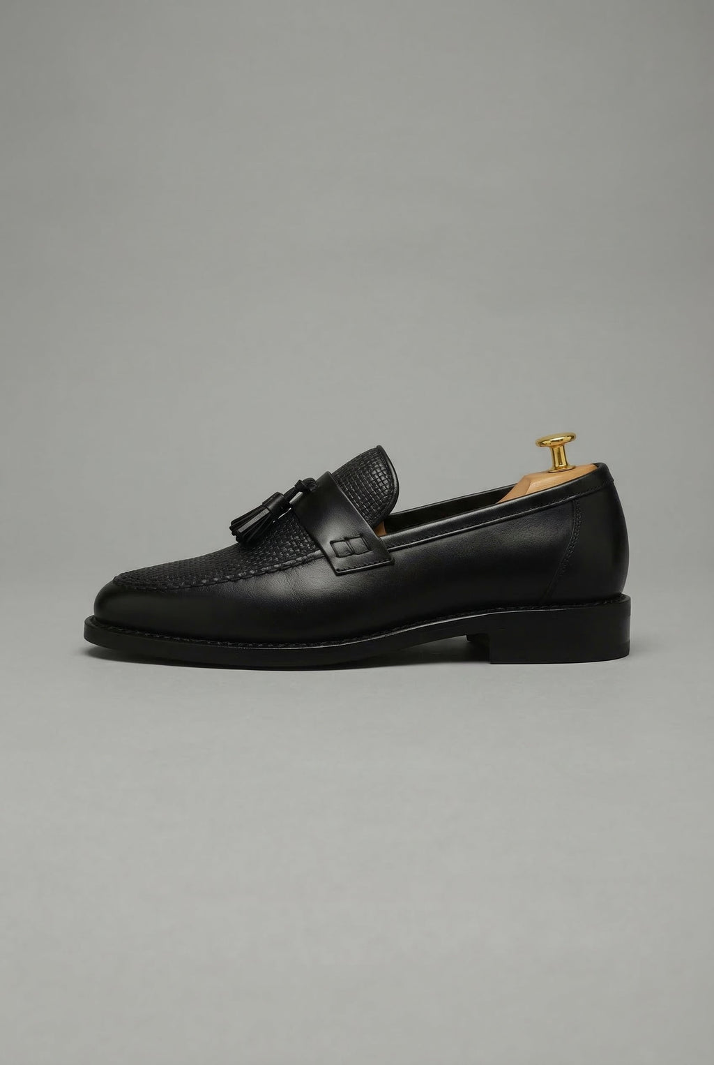 Mocasines tejidos con borlas para hombre