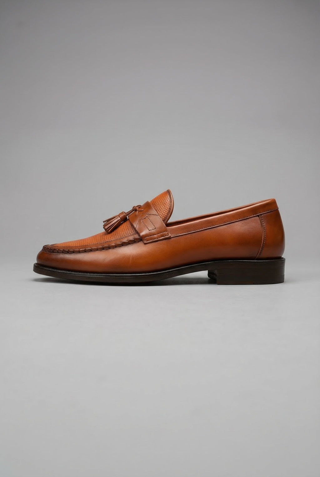 Mocasines tejidos con borlas para hombre