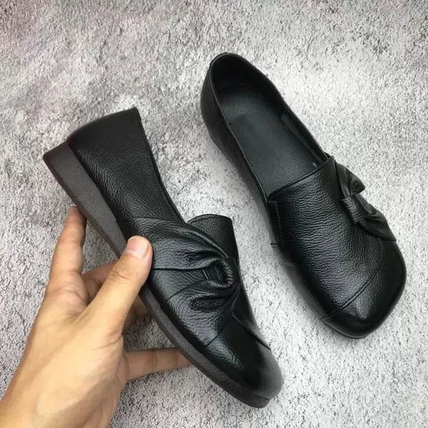 Women's Casual Shoes with a Closed Shape