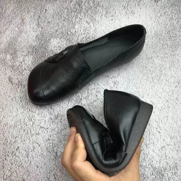 Women's Casual Shoes with a Closed Shape