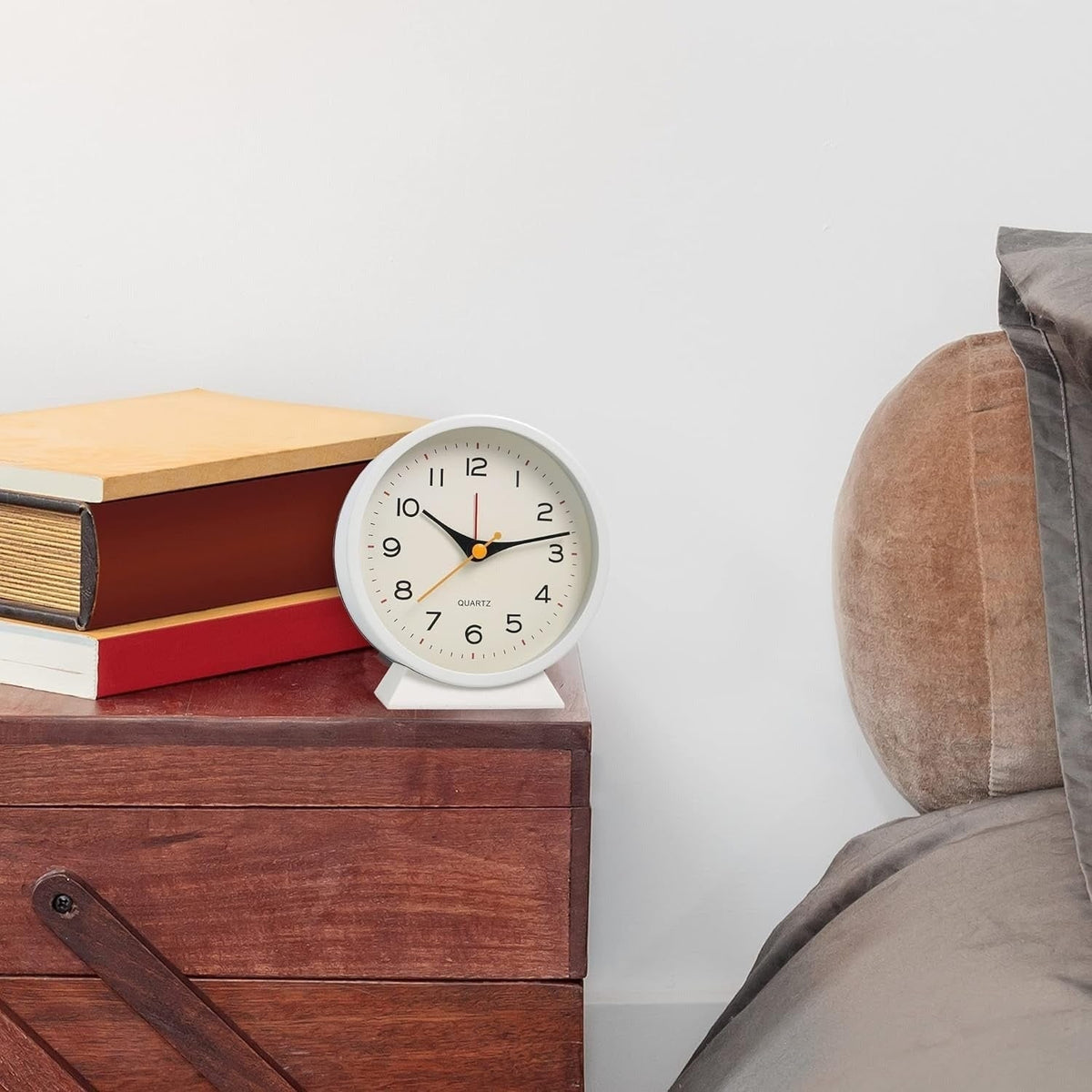 Retro Analog Alarm Clock with Non-Ticking Quartz Movement and Backlight - Image 10
