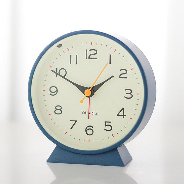 Retro Analog Alarm Clock with Non-Ticking Quartz Movement and Backlight - Image 7