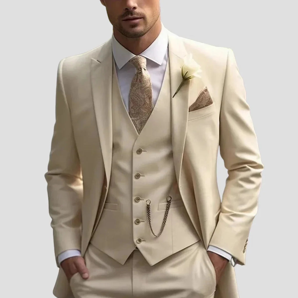 Completo formale da uomo a tre pezzi