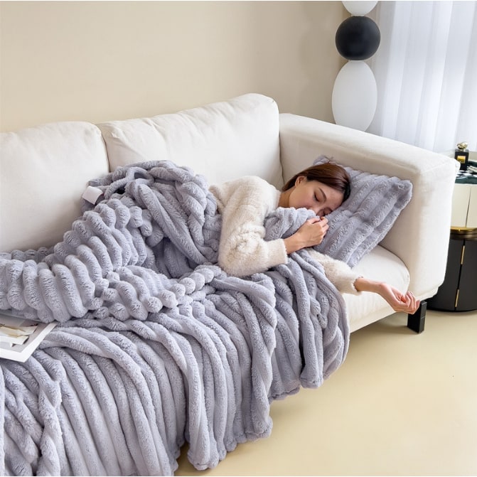 Soft Faux Fur Blanket with Plush Pile Ribbed Texture and Matching Pillowcase - Image 8