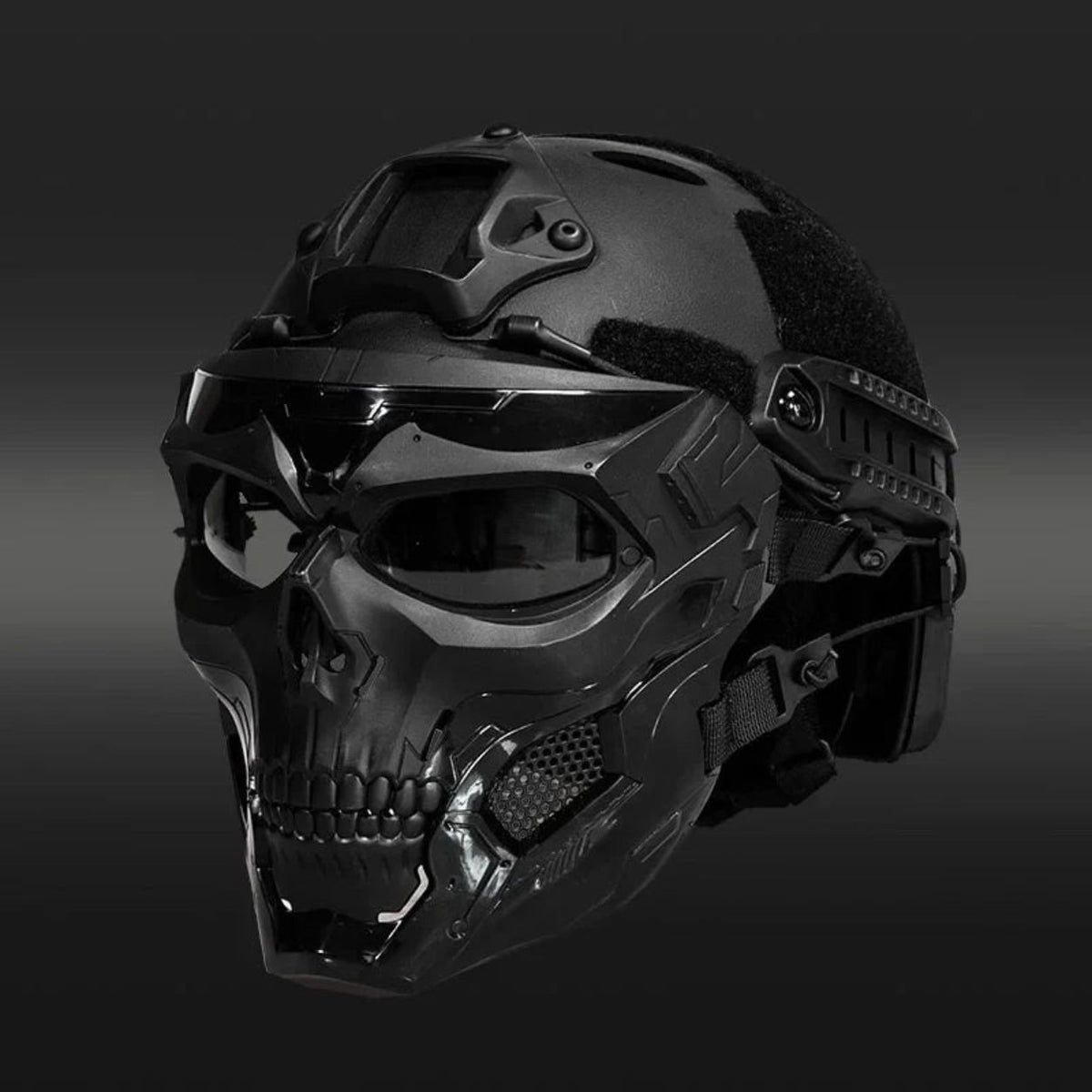 Tactical Skull Mask with Integrated Protective Goggles for Airsoft and Paintball - Image 1