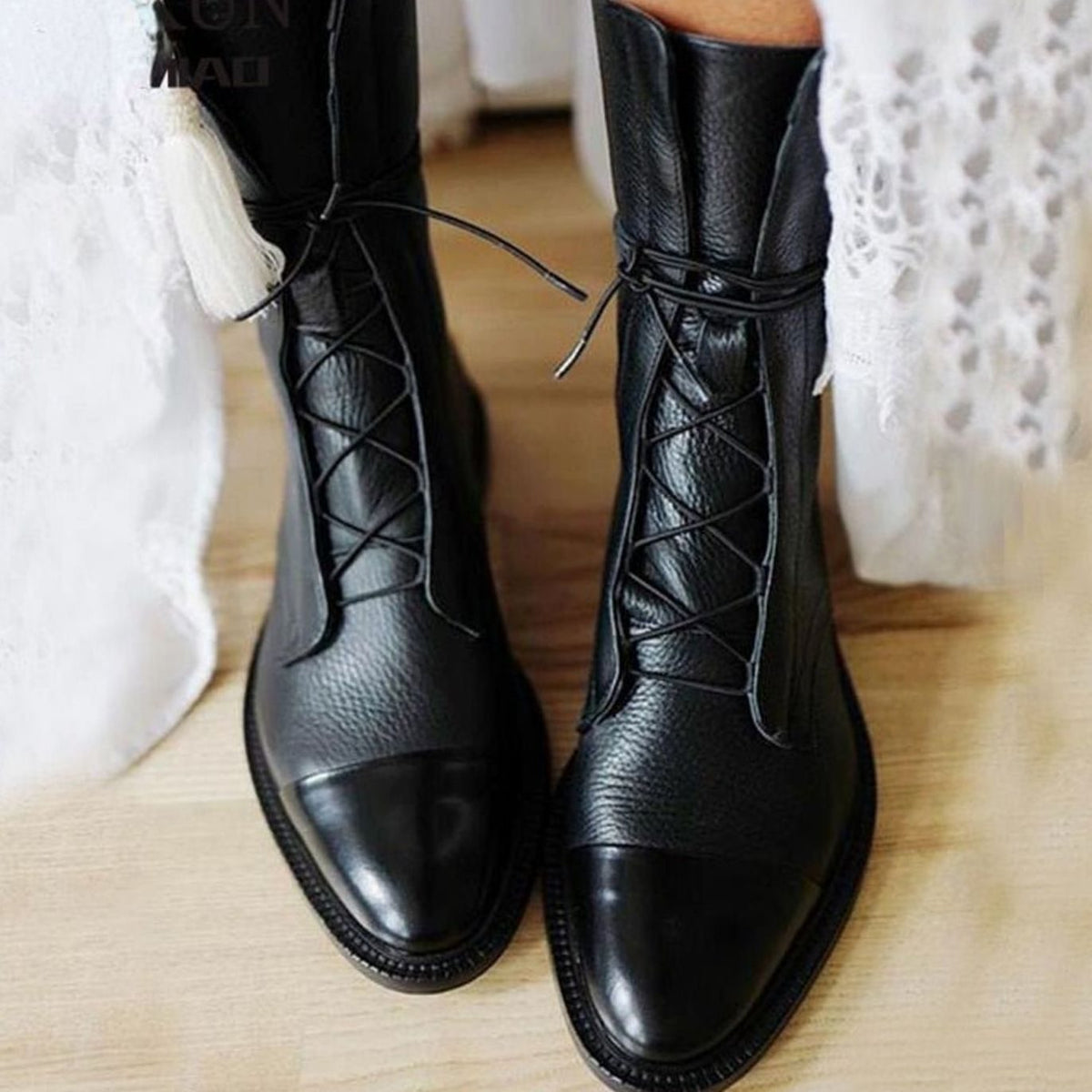 Stivaletti da donna in pelle con lacci